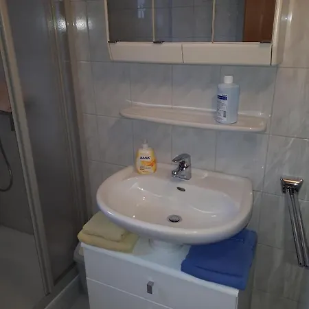 Апартаменты Preisbewusste Fuer 2 Personen U. Kleinkind