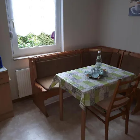 Preisbewusste Fuer 2 Personen U. Kleinkind Апартаменты