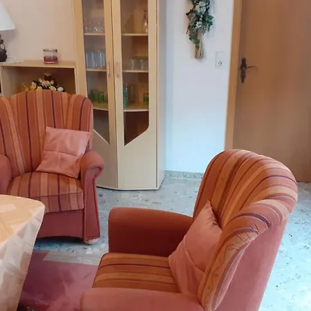 Preisbewusste Fuer 2 Personen U. Kleinkind Utarp