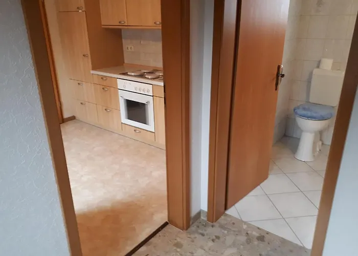 Preisbewusste Fuer 2 Personen U. Kleinkind *